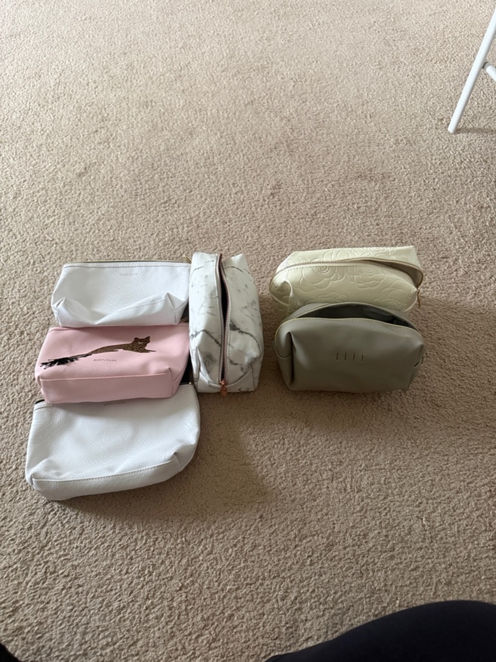 Assorted Women’s Cosmetic Pouch - Pink, White, Cream, Gray